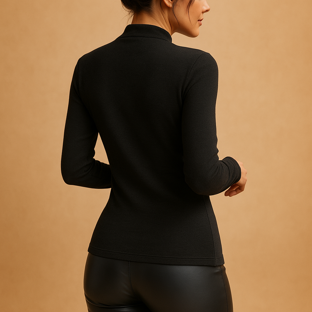 Women’s high-neck pleated blouse in black with elegant details and a comfortable fit, ideal for formal and professional outfits.