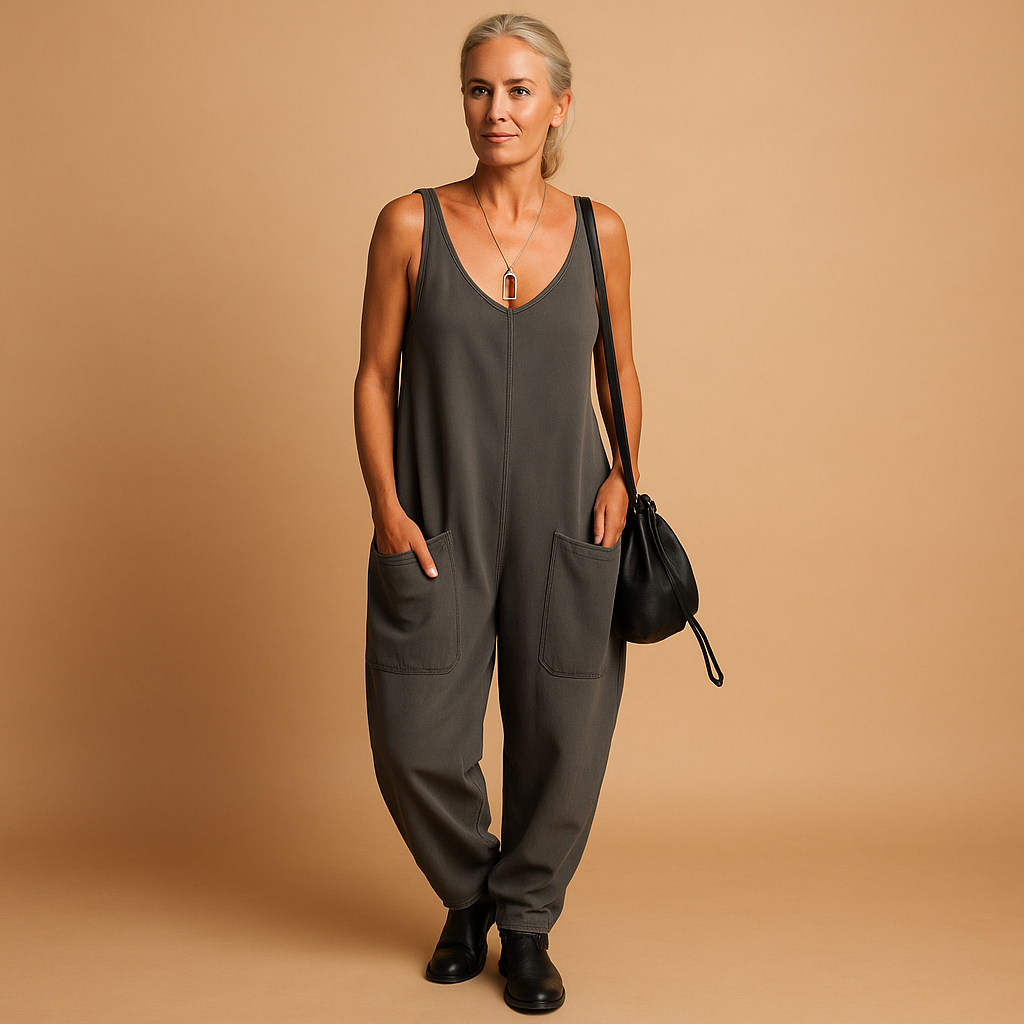 Woman wearing a loose-fit airy summer dress in a lightweight fabric, perfect for warm days and relaxed summer outings.