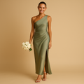 Asymmetrical evening dress with high slit for women featuring a fitted silhouette, ideal for galas, formal dinners, and special occasions.