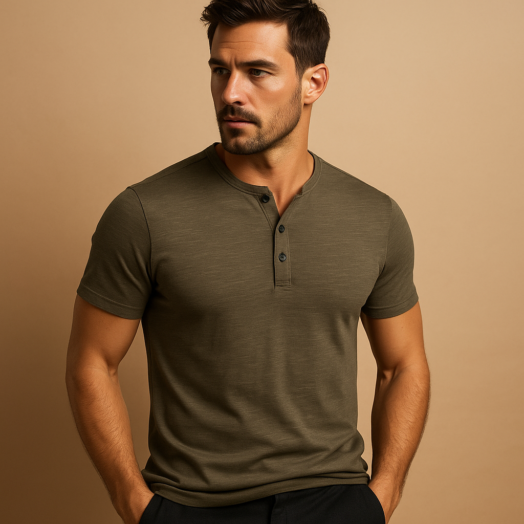 Casual cotton crew neck t-shirt for men with a regular fit and solid colors, ideal for everyday wear, casual outfits, and relaxed weekends.