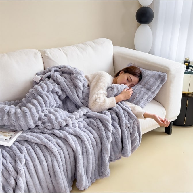 Faux Fur Throw Blanket with Plush Pile and Matching Pillowcase - Image 8