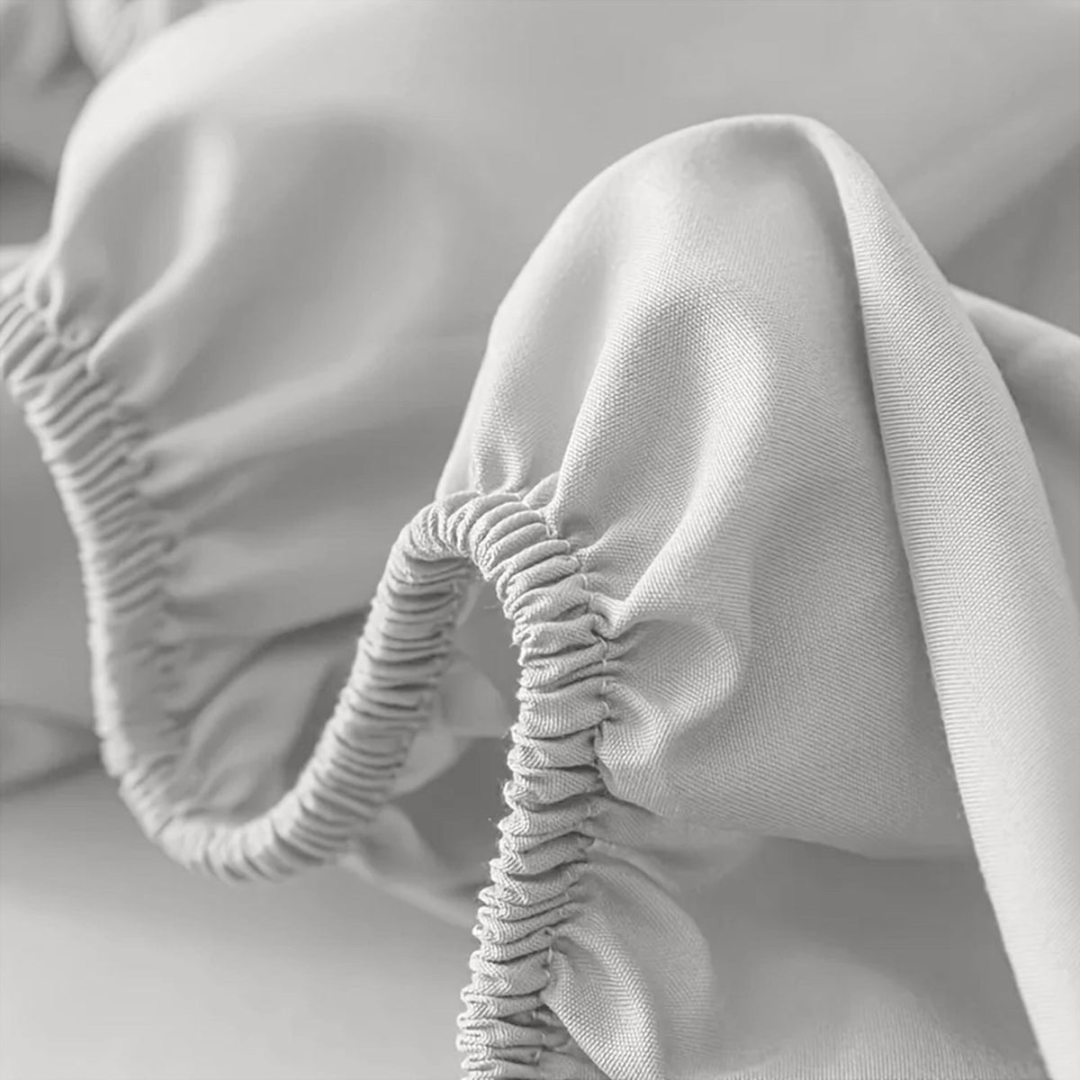 Fitted Bed Sheet with Deep Pocket and Wrinkle-Resistant Finish for All Seasons - Image 2