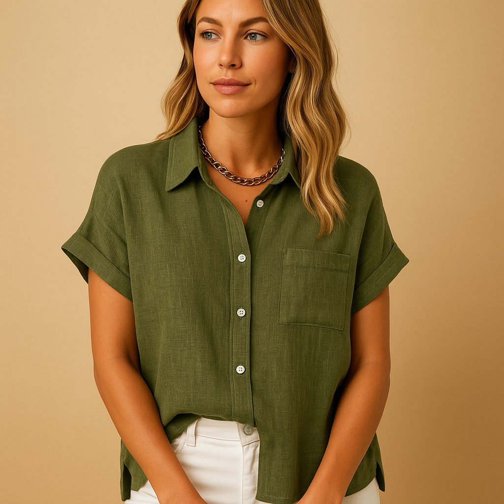 Women’s light summer blouse with breathable fabric and a casual-chic fit, perfect for warm days, casual looks and dressed-up outfits.