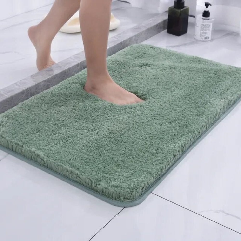 Ultra-Soft Plush Bath Mat with Non-Slip Backing and Machine Washable Design - Image 4