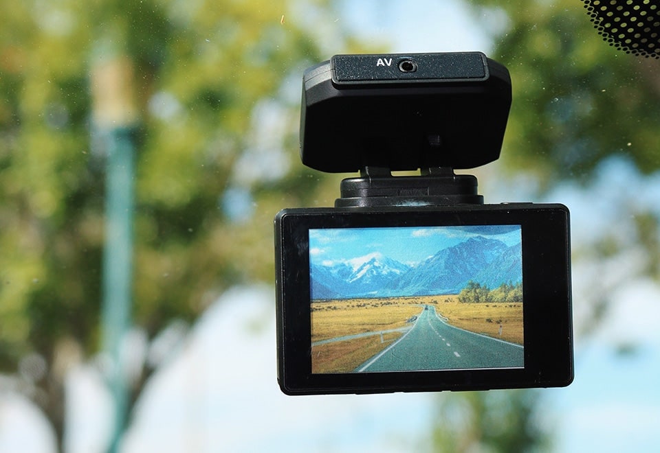 Wireless Dash Camera System with Front and Rear Lcd Screen and App Control for Car Dashboard - Image 1